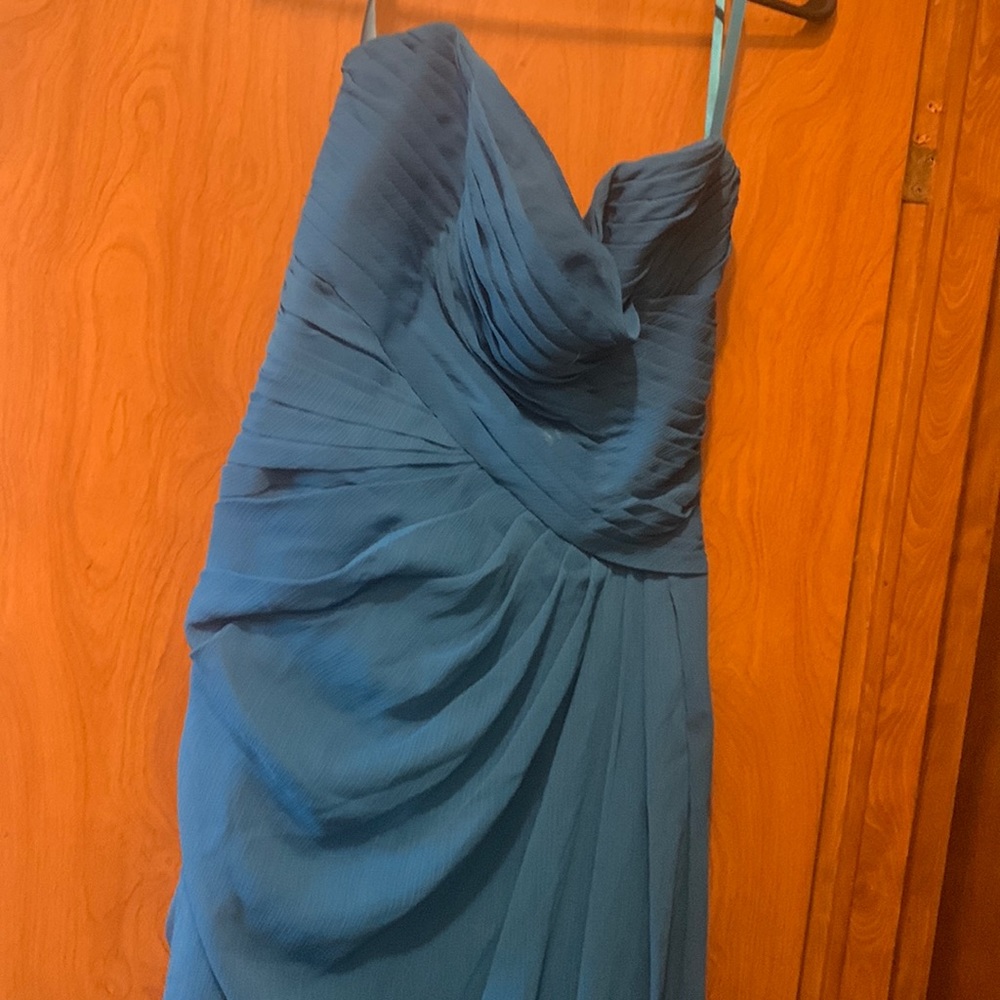 sleeveless prom dress